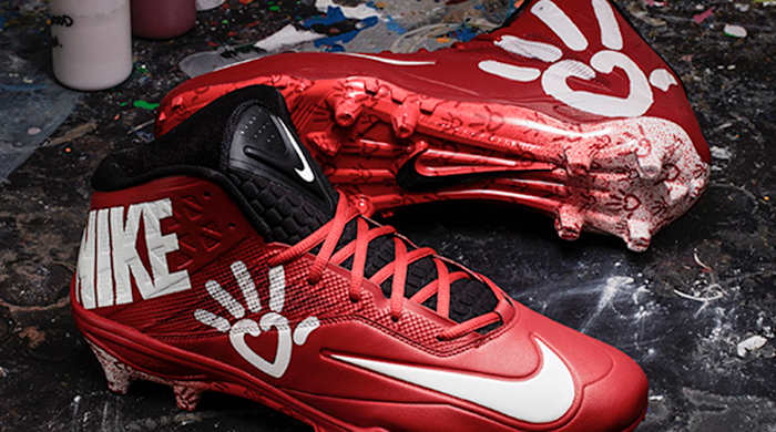 carson-palmer-week-13-cleats.jpg